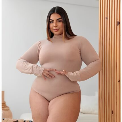 Body Plus Size Manga Longa Gola Alta - Bege, G1